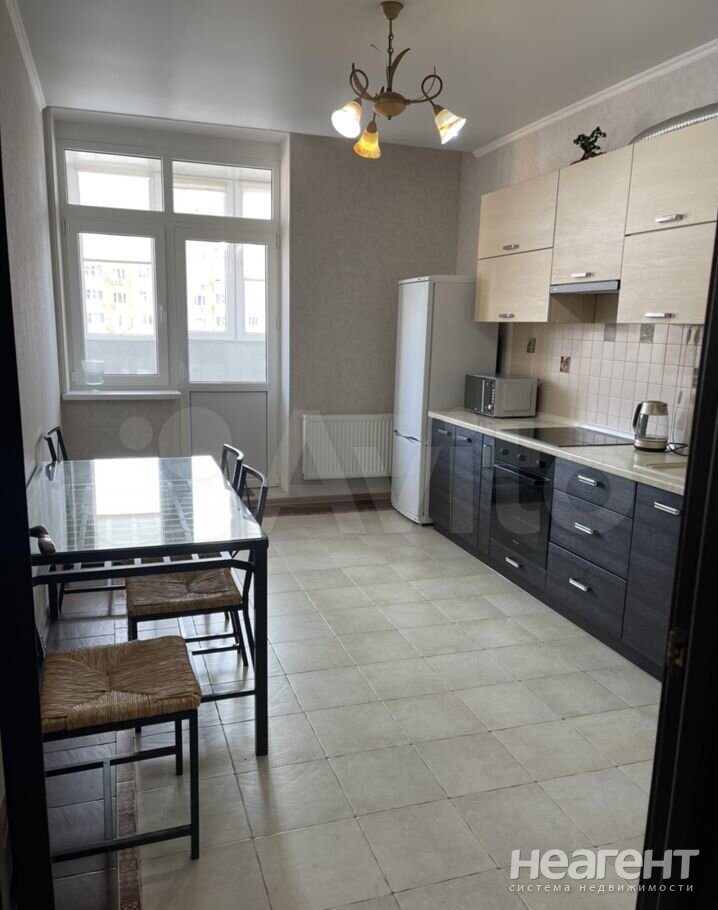 Сдается 2-х комнатная квартира, 65 м²