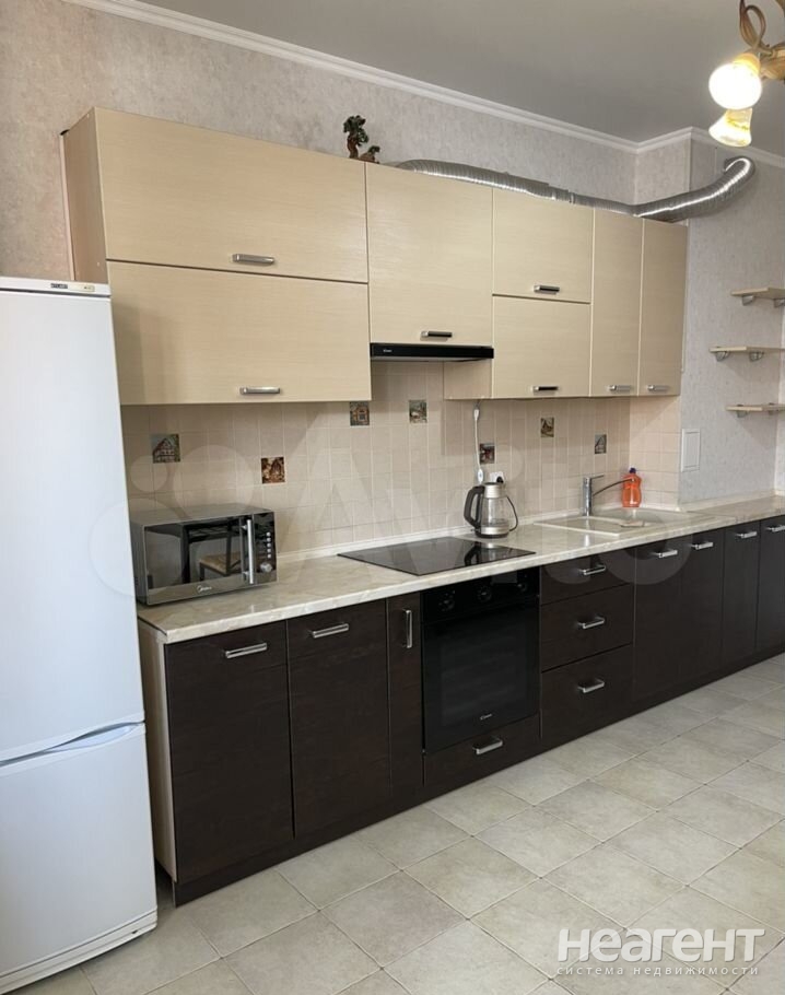 Сдается 2-х комнатная квартира, 65 м²