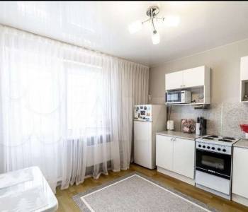 Продается 1-комнатная квартира, 40 м²