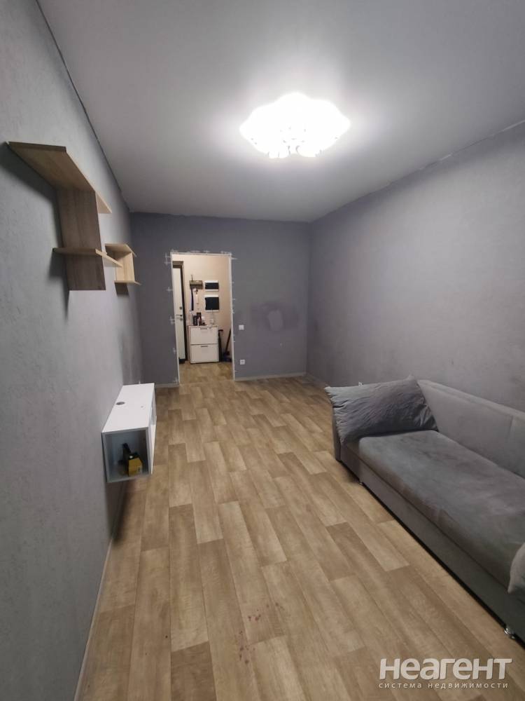 Продается 1-комнатная квартира, 39 м²