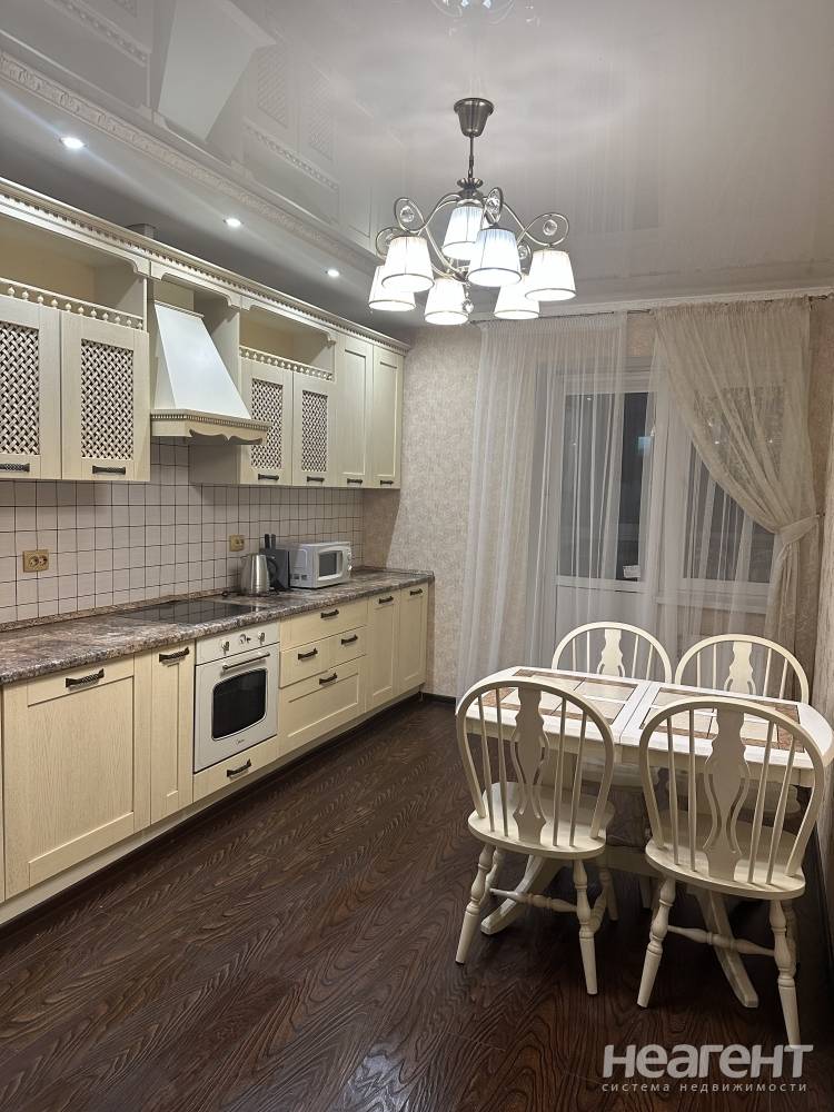 Сдается 2-х комнатная квартира, 66 м²