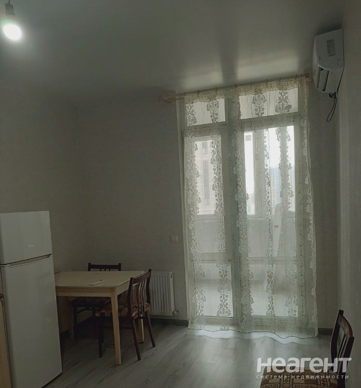 Сдается 1-комнатная квартира, 39 м²