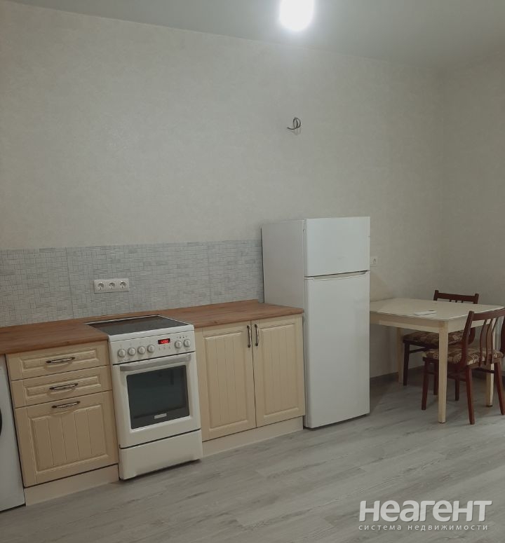 Сдается 1-комнатная квартира, 39 м²