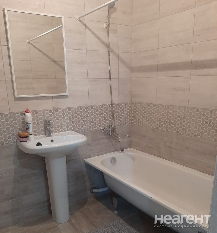 Сдается 1-комнатная квартира, 39 м²