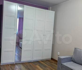 Продается 1-комнатная квартира, 43 м²