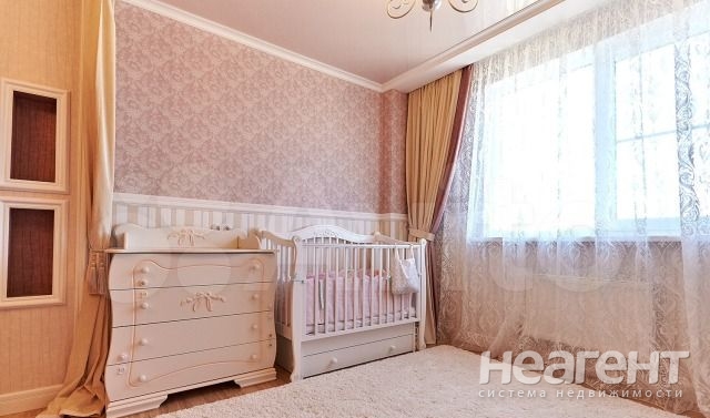 Продается 2-х комнатная квартира, 90,7 м²