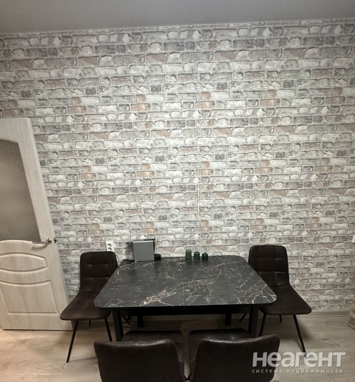 Сдается 1-комнатная квартира, 38 м²