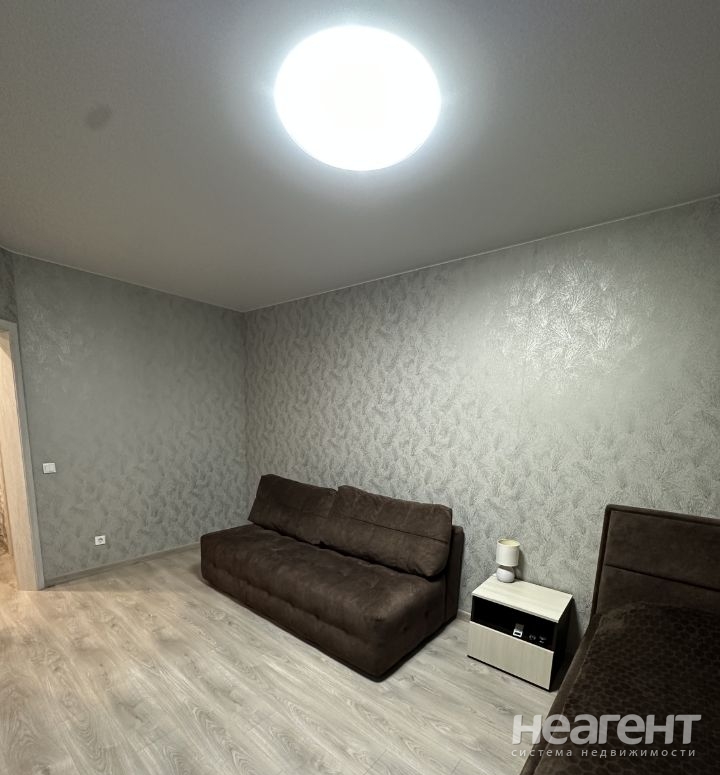 Сдается 1-комнатная квартира, 38 м²