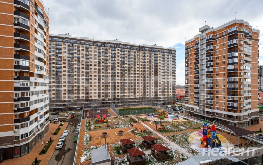 Продается 1-комнатная квартира, 42,9 м²