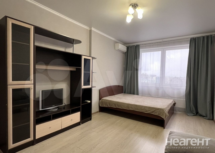 Сдается 1-комнатная квартира, 42 м²