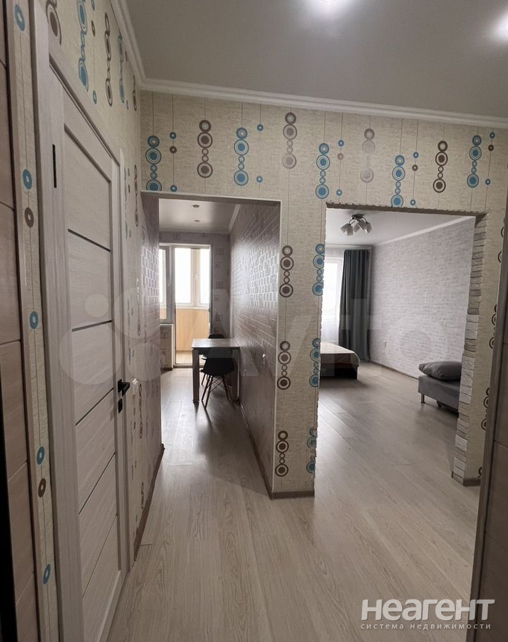 Сдается 1-комнатная квартира, 42 м²