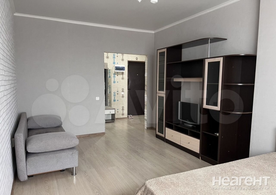 Сдается 1-комнатная квартира, 42 м²