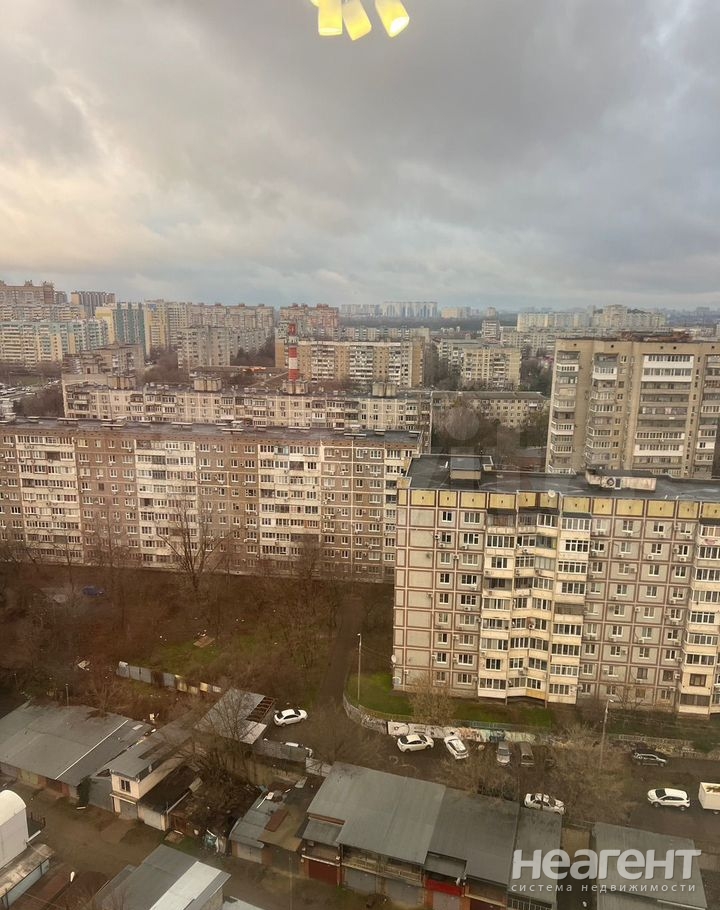 Сдается 1-комнатная квартира, 42 м²