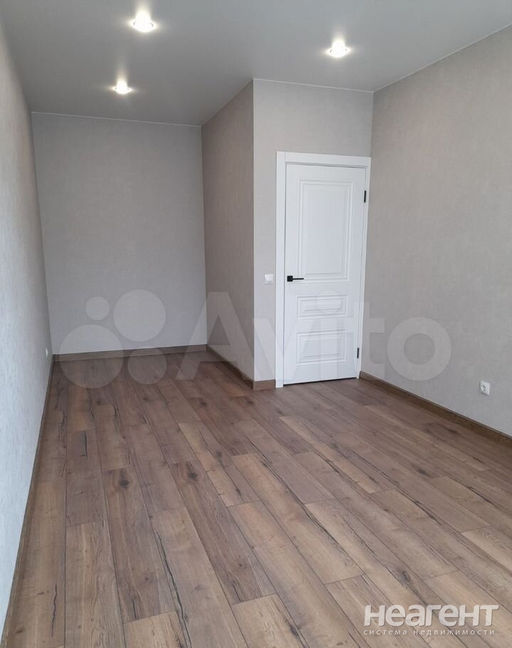 Продается 1-комнатная квартира, 38 м²