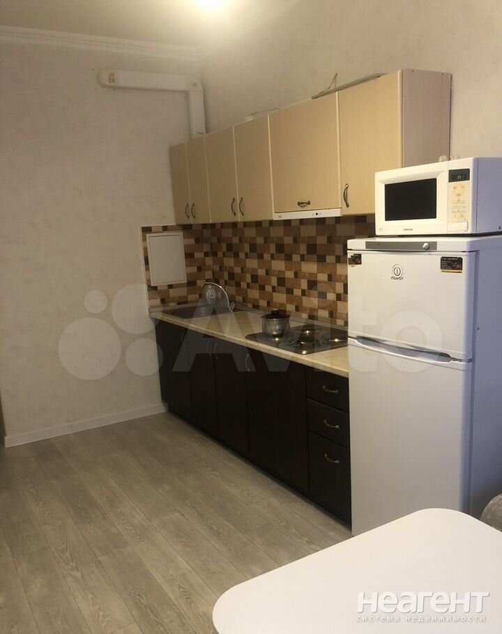 Сдается 1-комнатная квартира, 42 м²