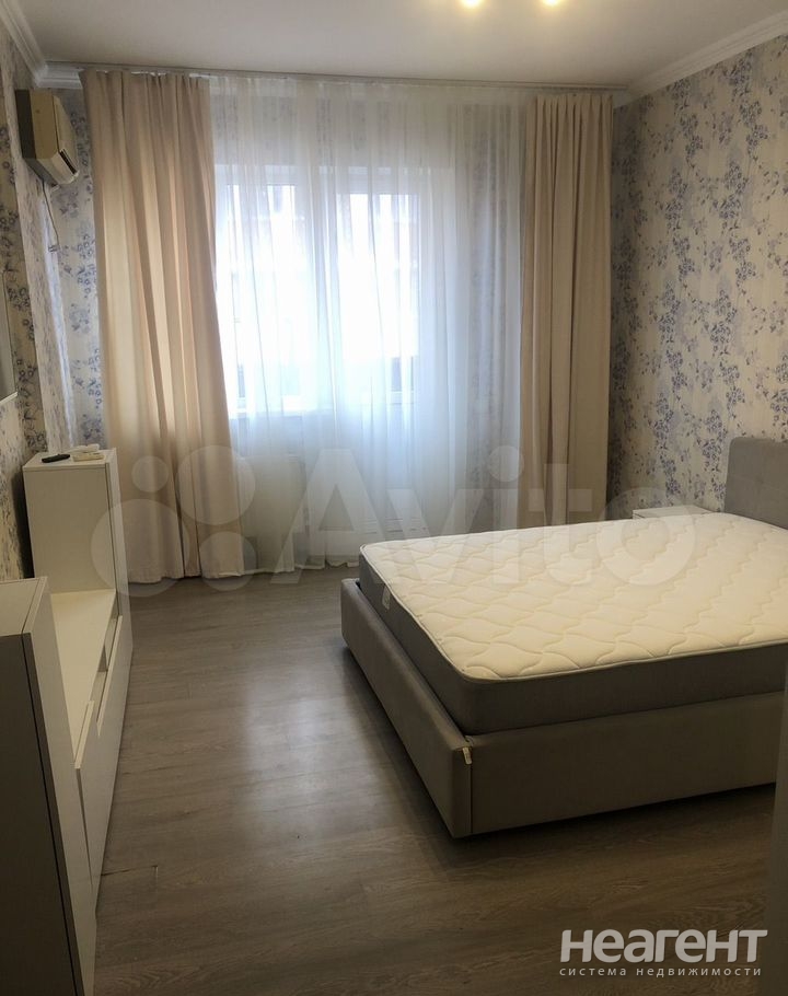 Сдается 1-комнатная квартира, 42 м²