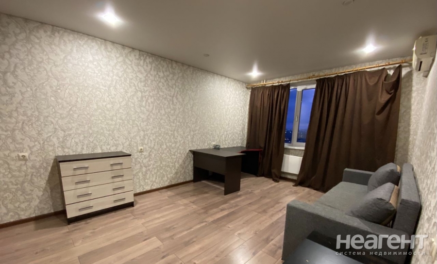 Сдается 1-комнатная квартира, 39 м²