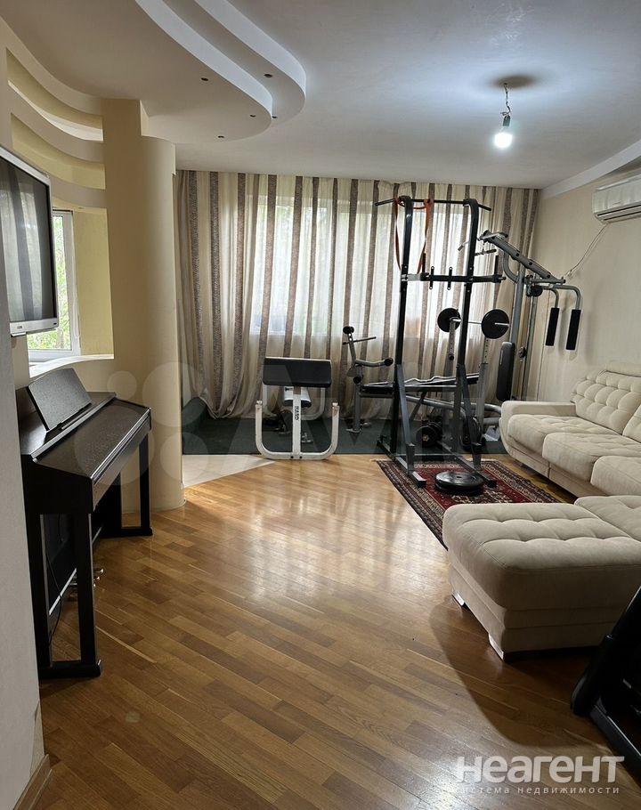 Продается Многокомнатная квартира, 123 м²