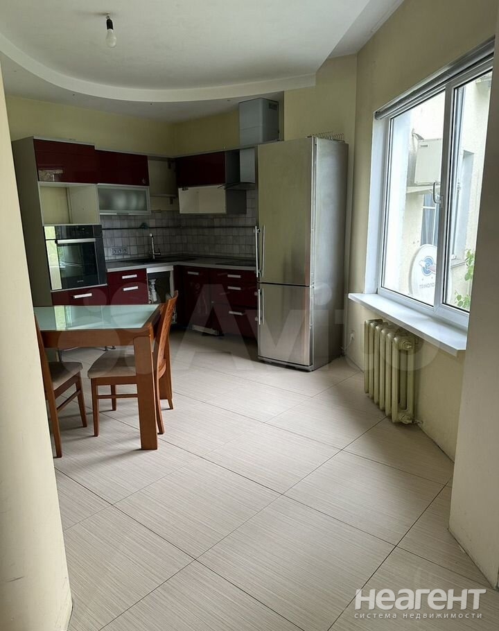 Продается Многокомнатная квартира, 123 м²