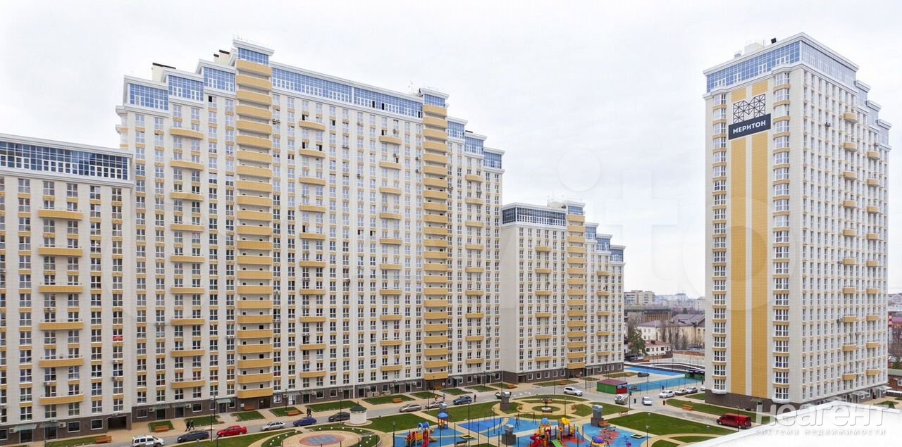 Продается 1-комнатная квартира, 42 м²