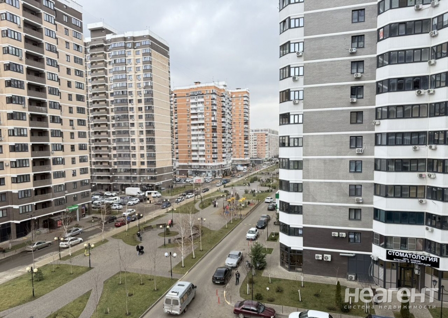 Продается 1-комнатная квартира, 42 м²