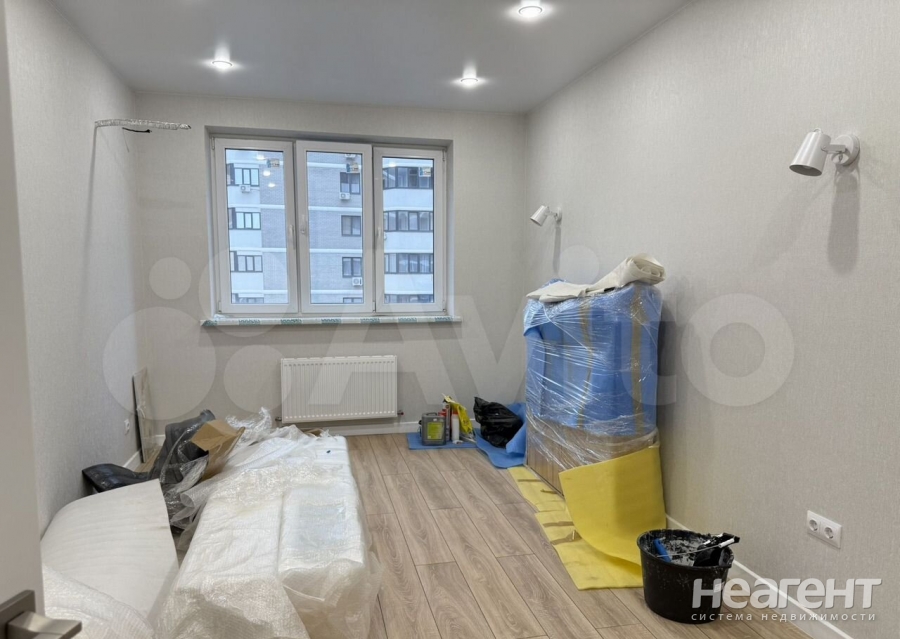 Продается 1-комнатная квартира, 42 м²