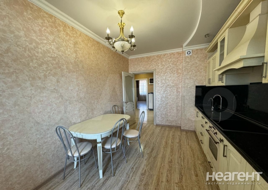 Сдается 2-х комнатная квартира, 68 м²