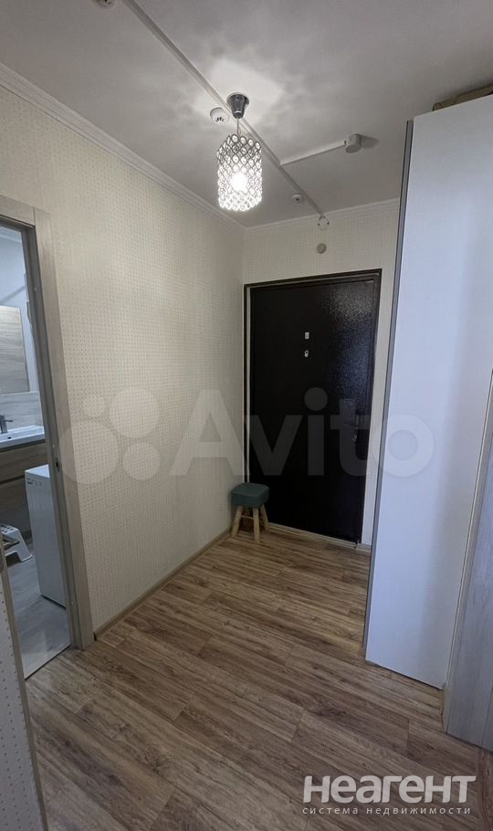 Продается 1-комнатная квартира, 37,8 м²