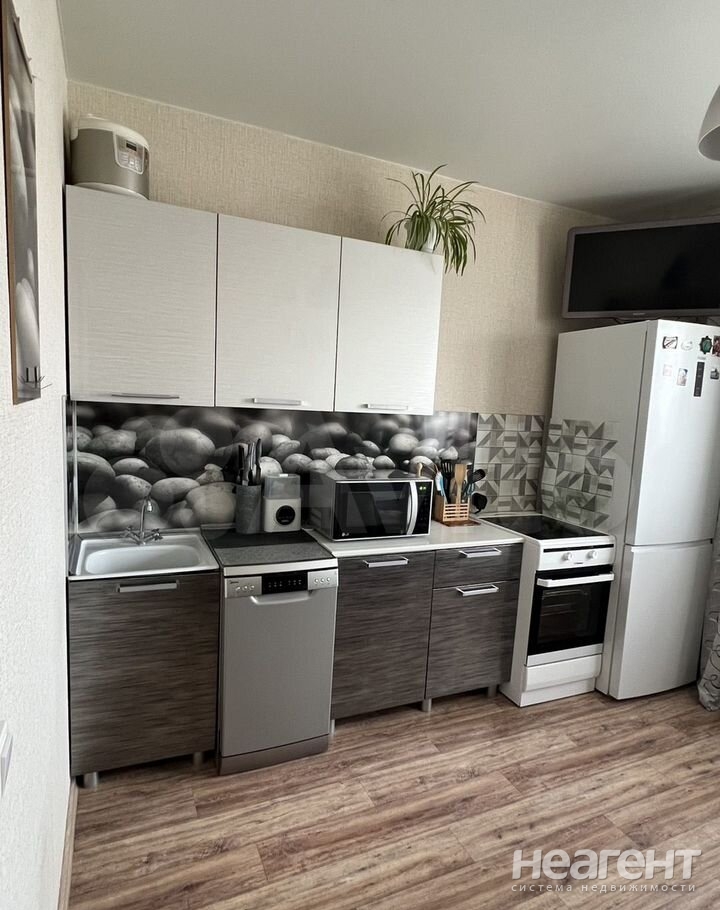 Продается 1-комнатная квартира, 36 м²