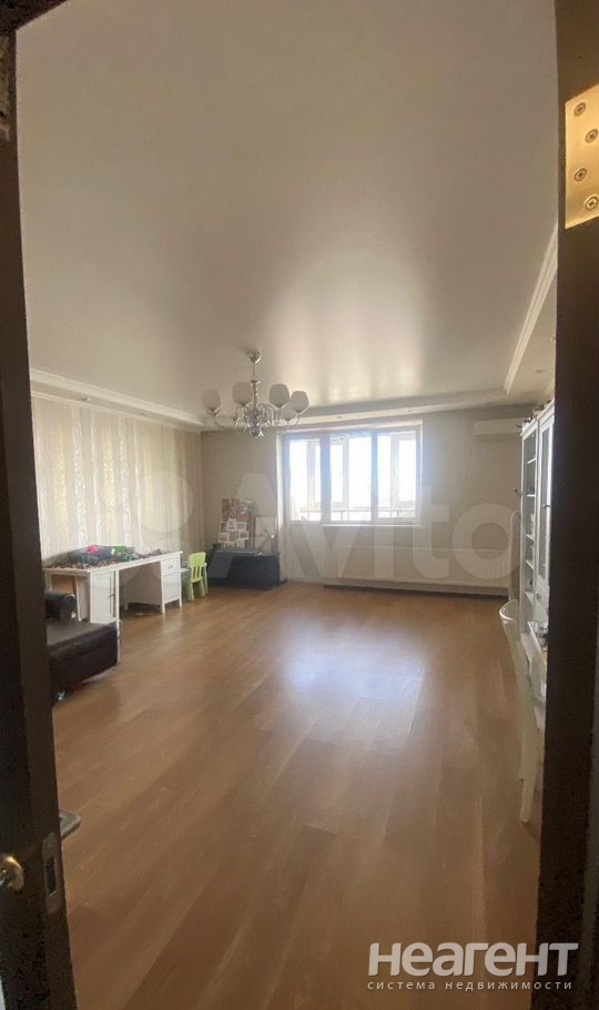 Сдается 1-комнатная квартира, 80 м²