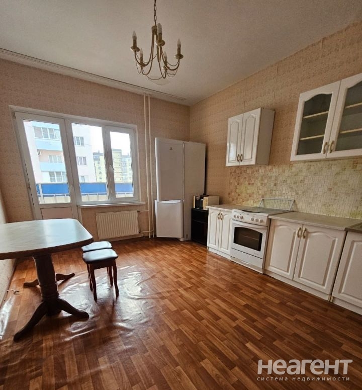 Сдается 1-комнатная квартира, 50 м²