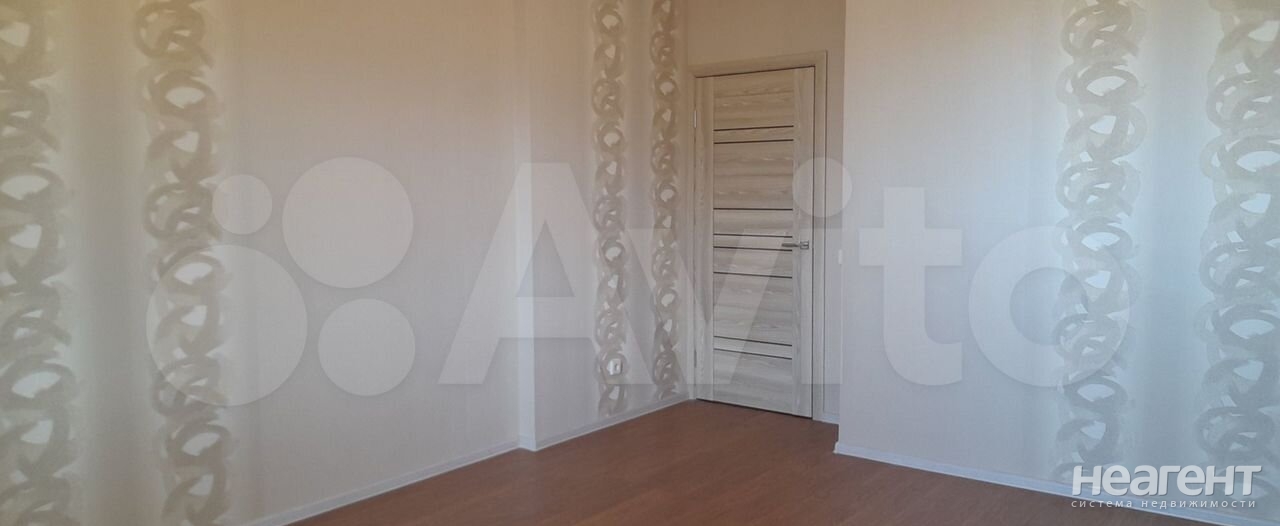 Продается 1-комнатная квартира, 37,8 м²