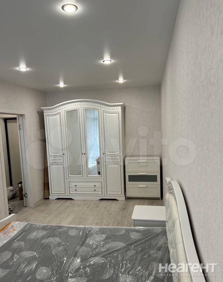 Сдается 1-комнатная квартира, 42 м²