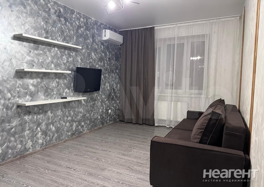 Сдается 1-комнатная квартира, 37 м²