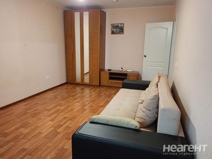 Сдается 1-комнатная квартира, 46 м²