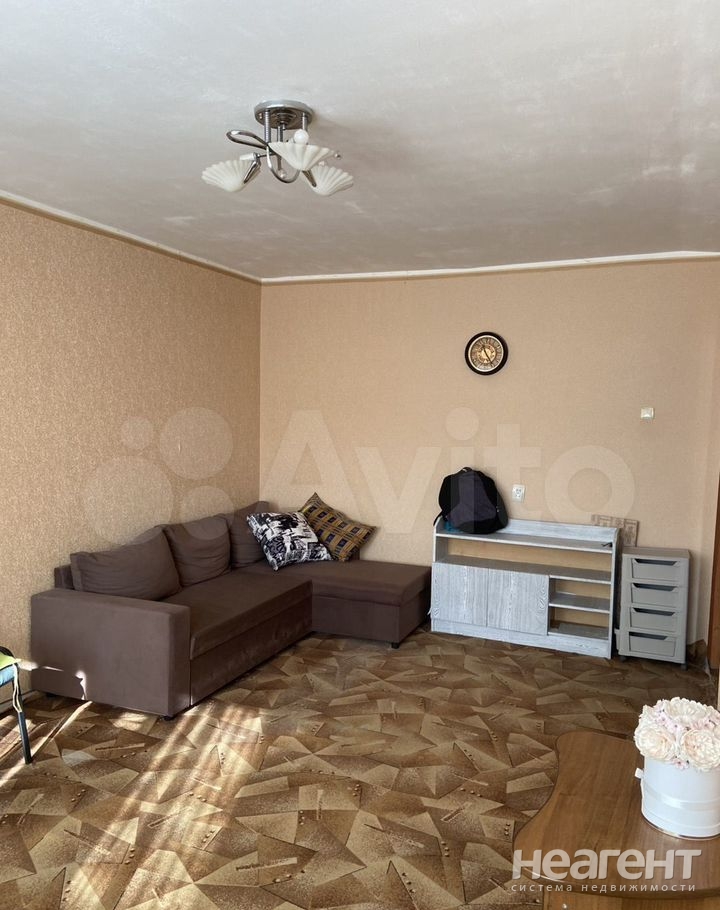 Продается 1-комнатная квартира, 38 м²