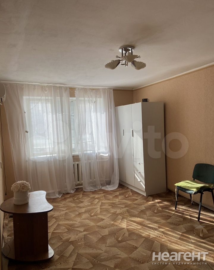 Продается 1-комнатная квартира, 38 м²