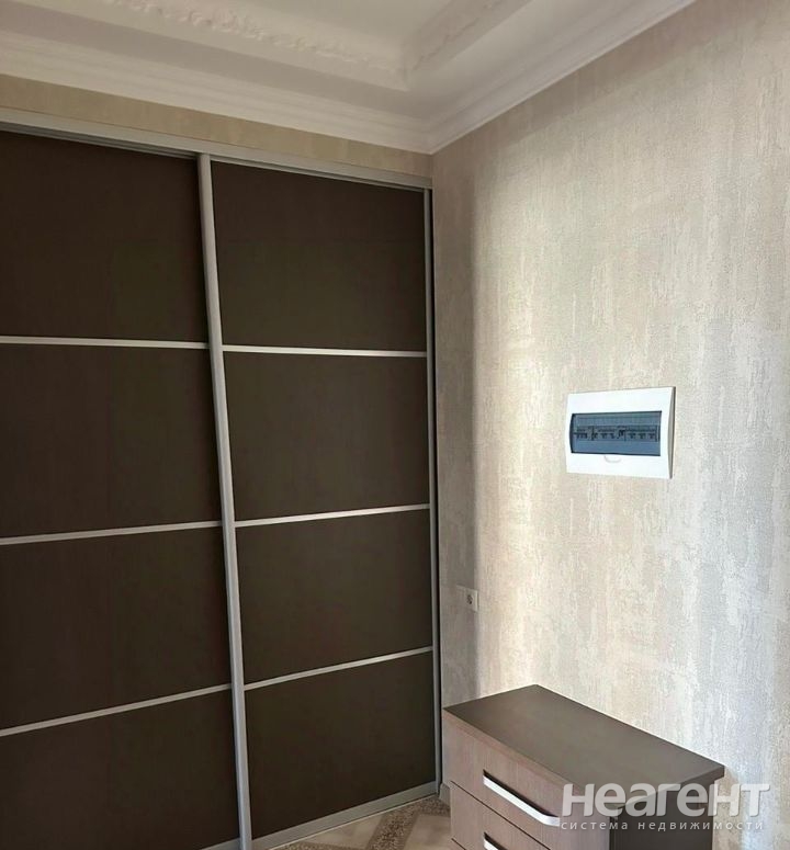 Сдается 1-комнатная квартира, 47 м²