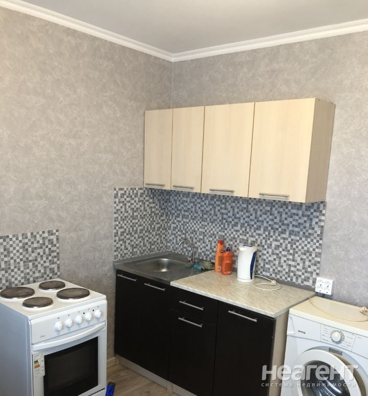 Сдается 1-комнатная квартира, 40 м²