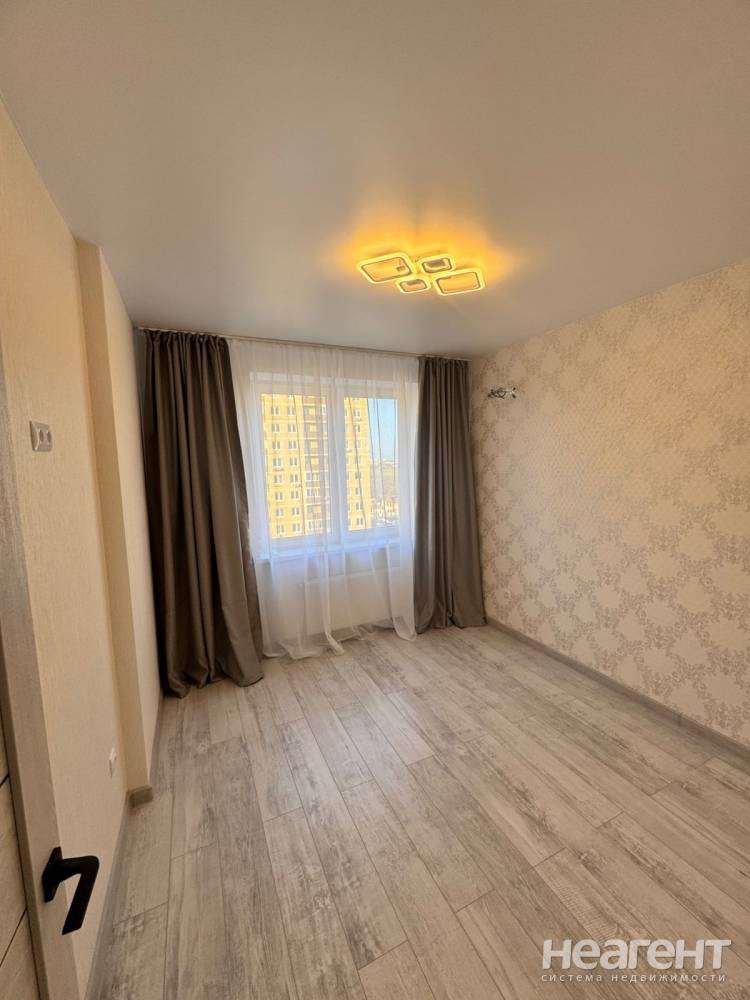 Продается 1-комнатная квартира, 38 м²