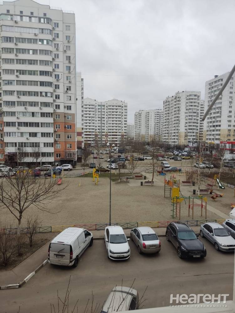 Продается 1-комнатная квартира, 40,7 м²