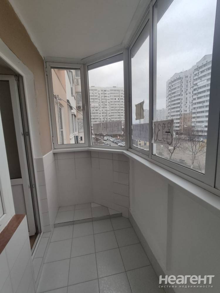 Продается 1-комнатная квартира, 40,7 м²