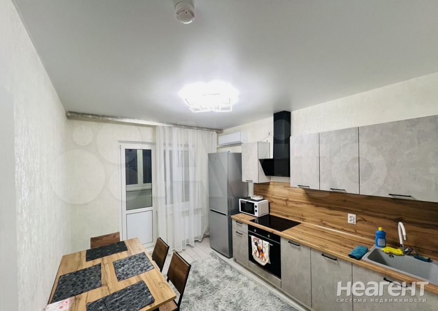 Сдается 1-комнатная квартира, 40 м²