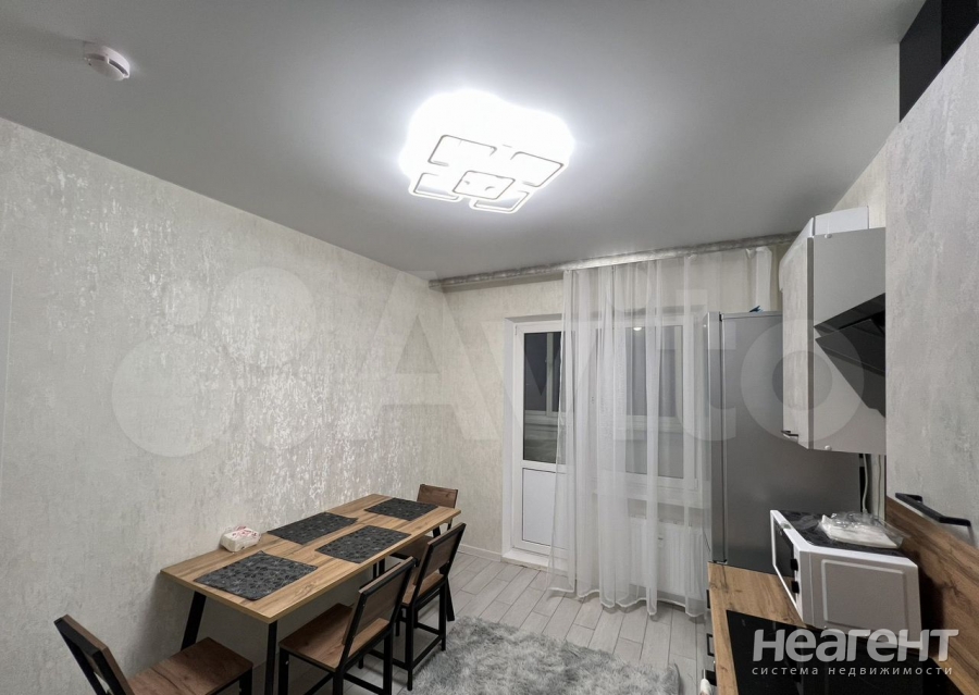 Сдается 1-комнатная квартира, 40 м²