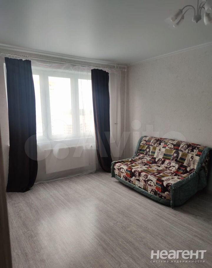 Продается 1-комнатная квартира, 38 м²