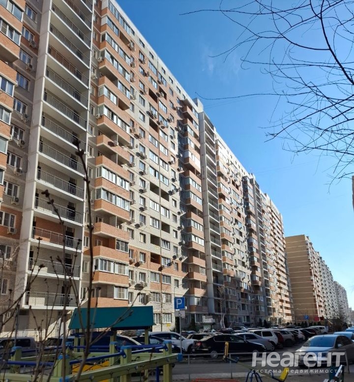 Продается 1-комнатная квартира, 39 м²