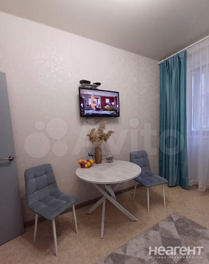 Продается 1-комнатная квартира, 38 м²