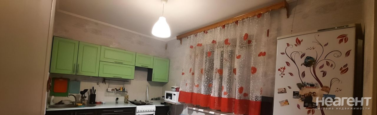 Продается 1-комнатная квартира, 43 м²