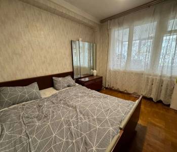 Продается Многокомнатная квартира, 87 м²