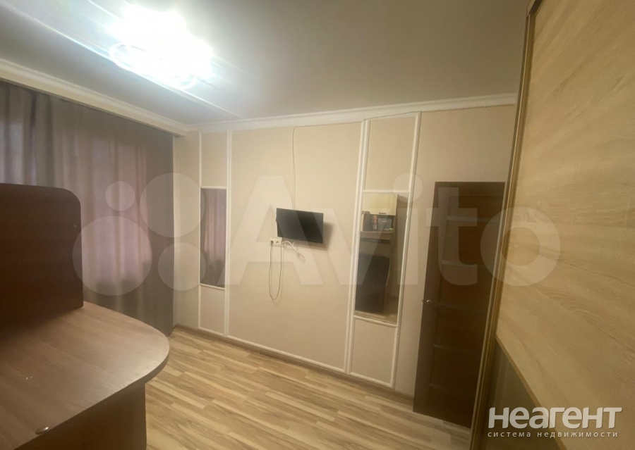 Продается 1-комнатная квартира, 40 м²